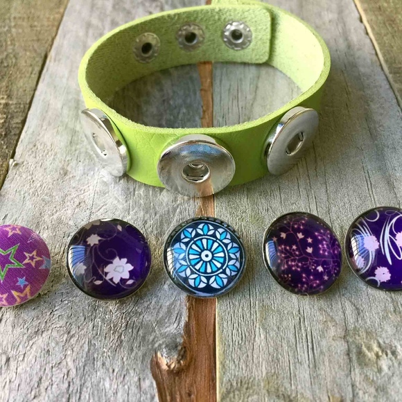 Women's Snap Bracelet - Picture 6 of 8